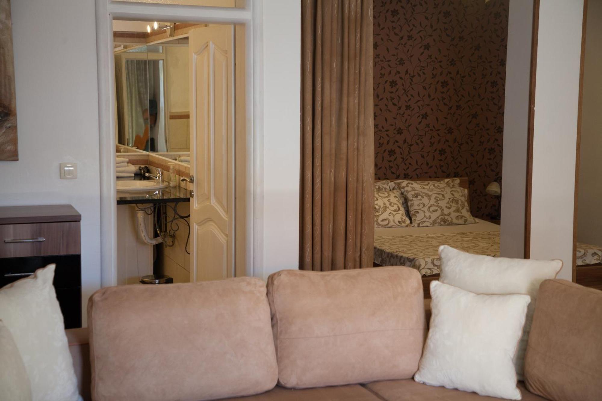 Spa Resort Becici Budva Bilik gambar